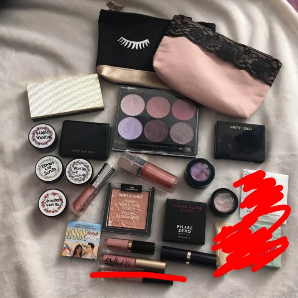 Huge makeup bundle- Fenty, Estēe lauder, buxom